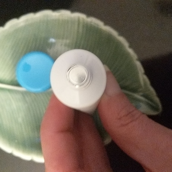 Broad Spectrum SPF 30 Sunscreen - Picture 3 of 3